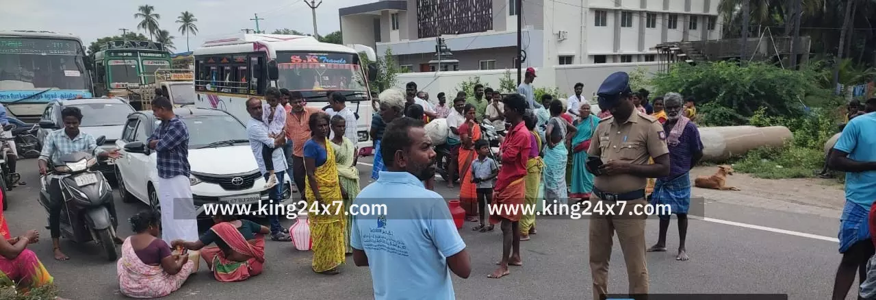 குடிநீர் கேட்டு பெண்கள் சாலை மறியல் குடிநீர் கேட்டு பெண்கள் சாலை மறியல்