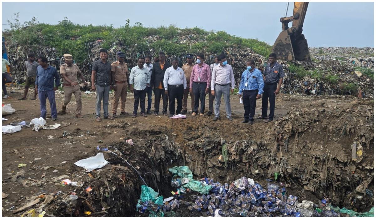 சென்னையில் பறிமுதல் செய்யப்பட்ட 4,000 மது பாட்டில்கள், ரூ.28 லட்சம் மதிப்பிலான புகையிலை பொருட்கள் அழிப்பு