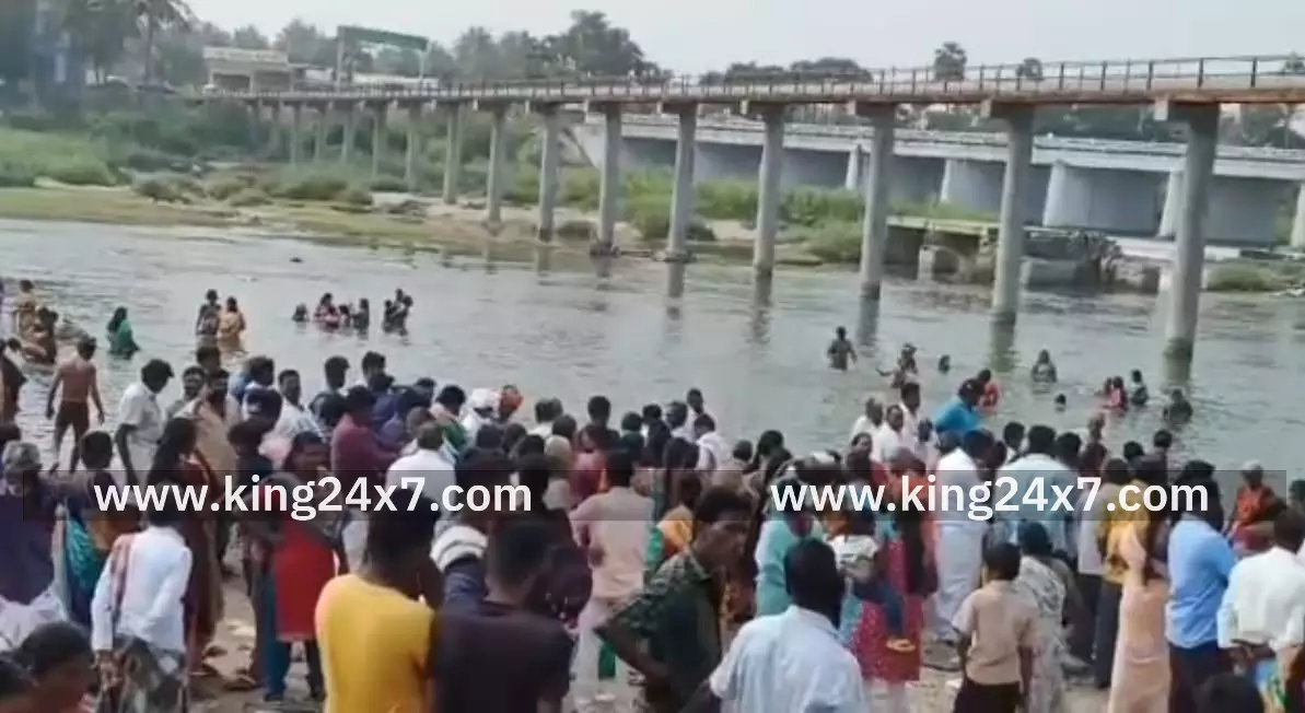 இருமத்தூர் ஆற்றில் குவிந்த மக்கள் கூட்டம் இருமத்தூர் ஆற்றில் குவிந்த மக்கள் கூட்டம்