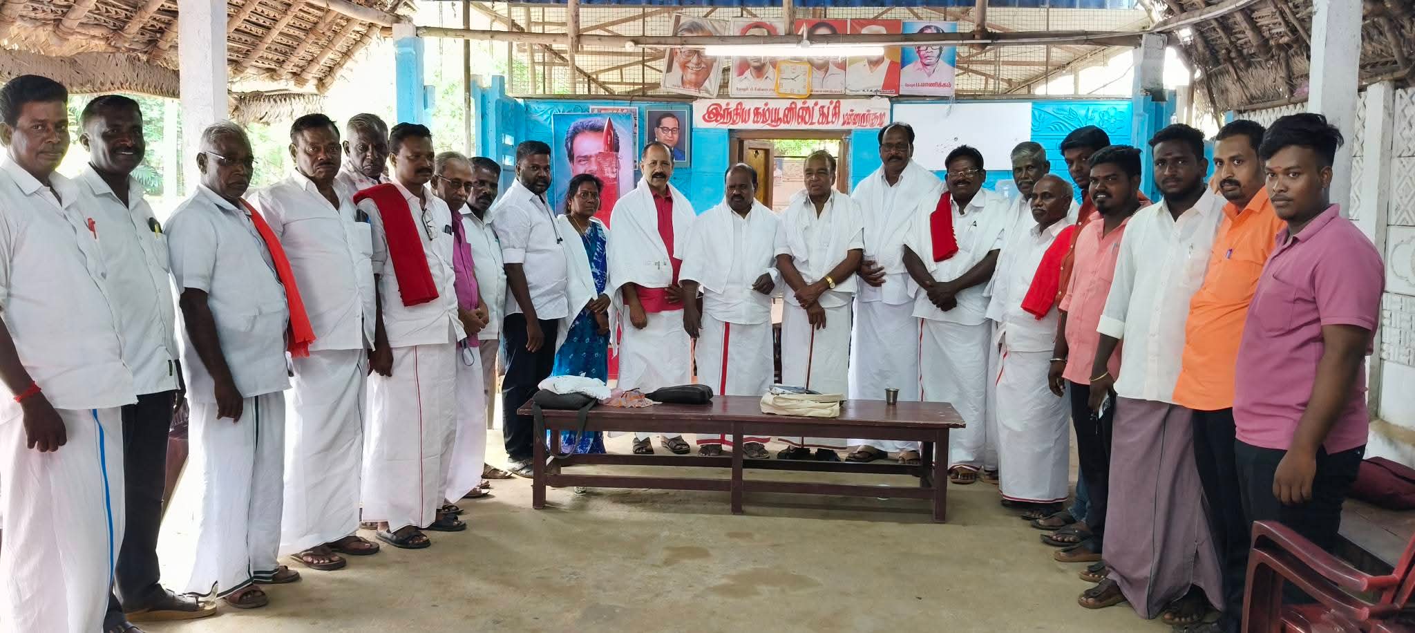 பிரதிநிதிகளை வழிய அனுப்பி வைத்த எம்பி