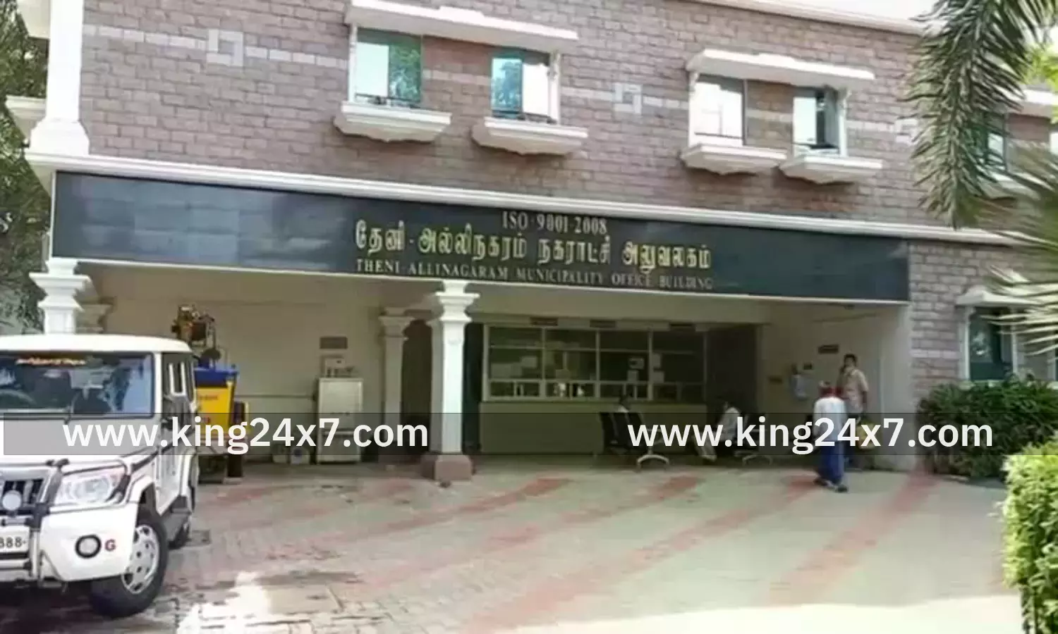 தூர் வாராத சாக்கடைகளால் பொதுமக்கள் அவதி