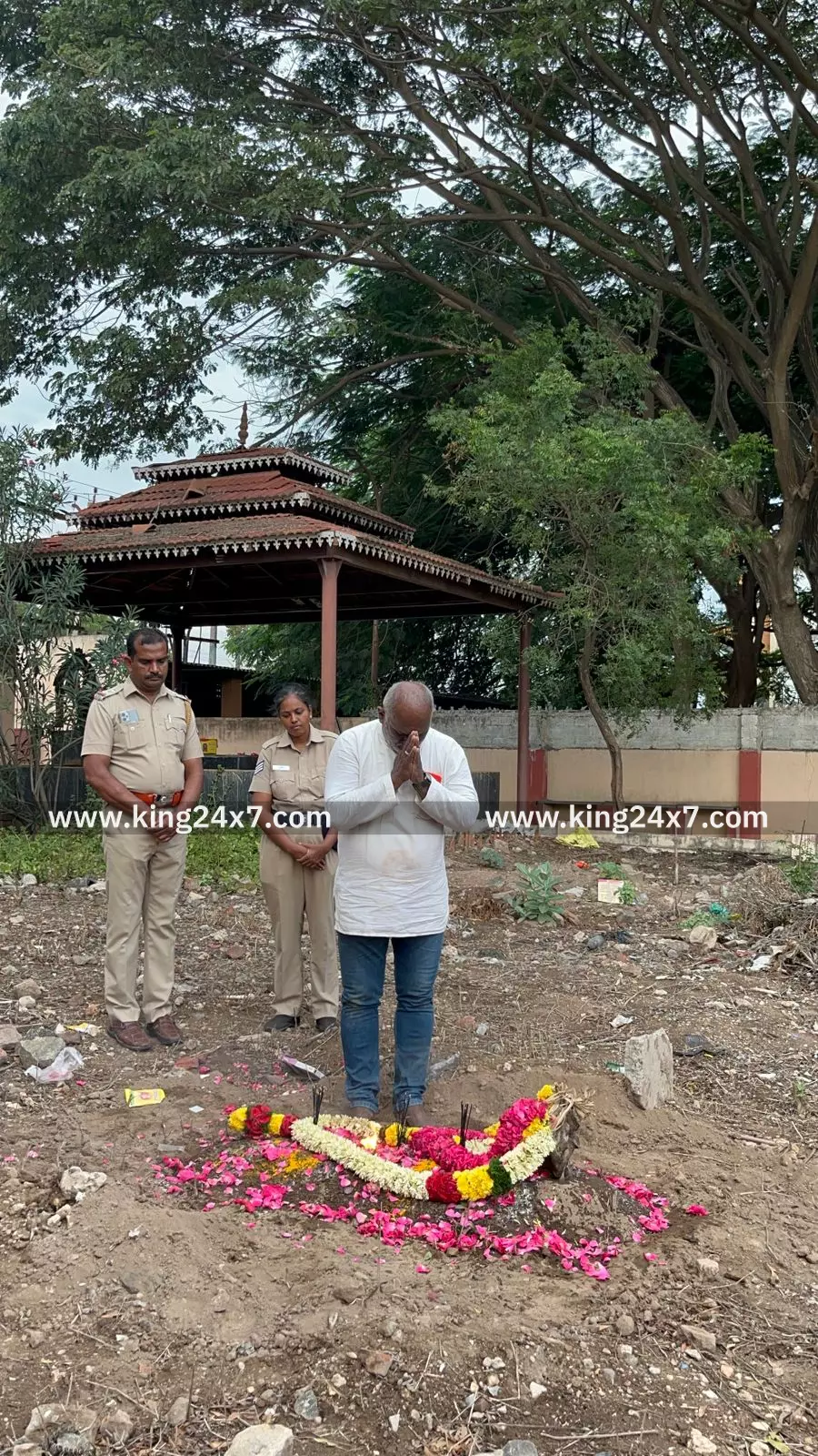 கோவையில் ரயில்வே தண்டவாளத்தில் குழந்தை பிணம் : ஆறு பேர் கைது – உடல் அறக்கட்டளை மூலம் நல்லடக்கம் ! கோவையில் ரயில்வே தண்டவாளத்தில் குழந்தை பிணம் : ஆறு பேர் கைது – உடல் அறக்கட்டளை மூலம் நல்லடக்கம் !