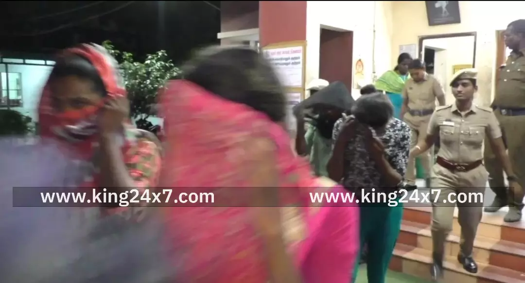 கரூர் -ரூ 21,500-ஐ வழிப்பறி செய்து தாக்கிய 5 திருநங்கைகள் கைது.