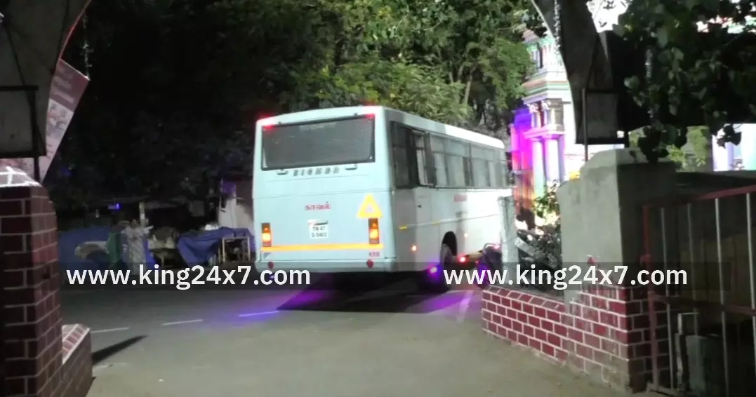 கரூர் -ரூ 21,500-ஐ வழிப்பறி செய்து தாக்கிய 5 திருநங்கைகள் கைது.