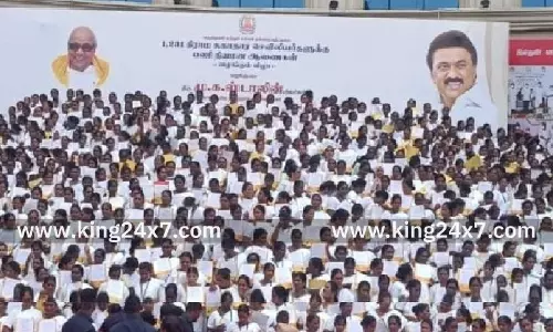 1,156 கிராம சுகாதார செவிலியர்களுக்கு பணி நியமன ஆணைகளை வழங்கினார் முதலமைச்சர் மு.க.ஸ்டாலின்!! 1,156 கிராம சுகாதார செவிலியர்களுக்கு பணி நியமன ஆணைகளை வழங்கினார் முதலமைச்சர் மு.க.ஸ்டாலின்!!