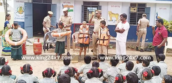 பர்கூர் அருகே பள்ளியில் தீ தடுப்பு ஒத்திகை நிகழ்ச்சி.