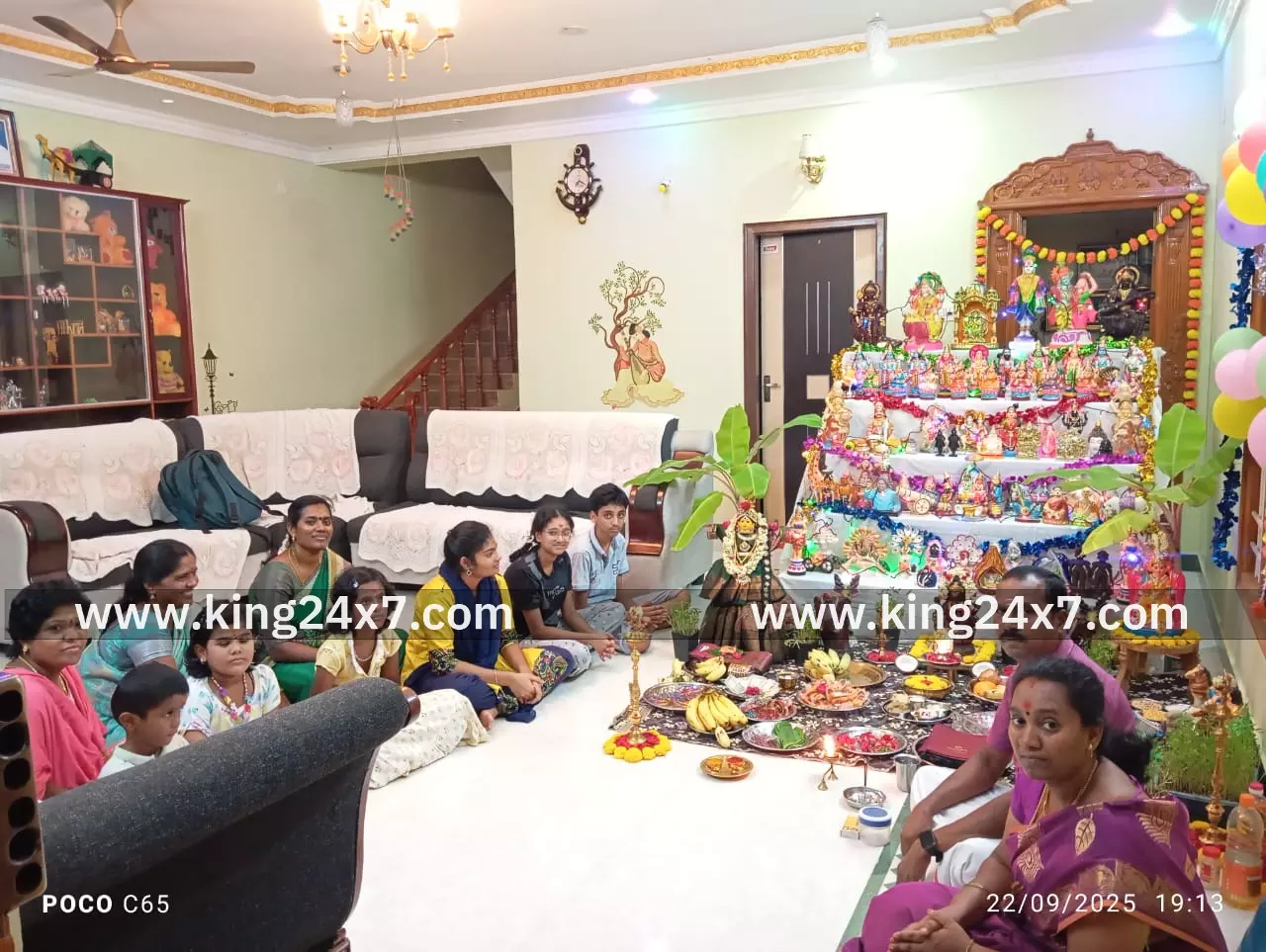 புலியூரில் நவராத்திரி விழா-வீடுகளில் கொலு வைத்து வழிபாடு. புலியூரில் நவராத்திரி விழா-வீடுகளில் கொலு வைத்து வழிபாடு.