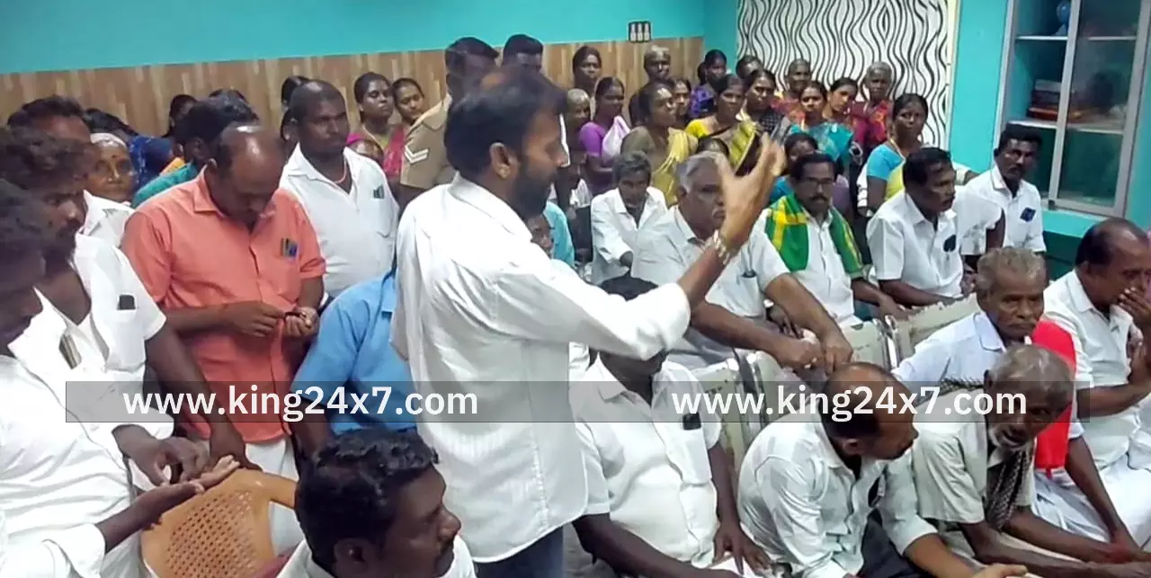 டாஸ்மாக் கடையை அகற்றா விட்டால் தீக்குளிப்போம் டாஸ்மாக் கடையை அகற்றா விட்டால் தீக்குளிப்போம்