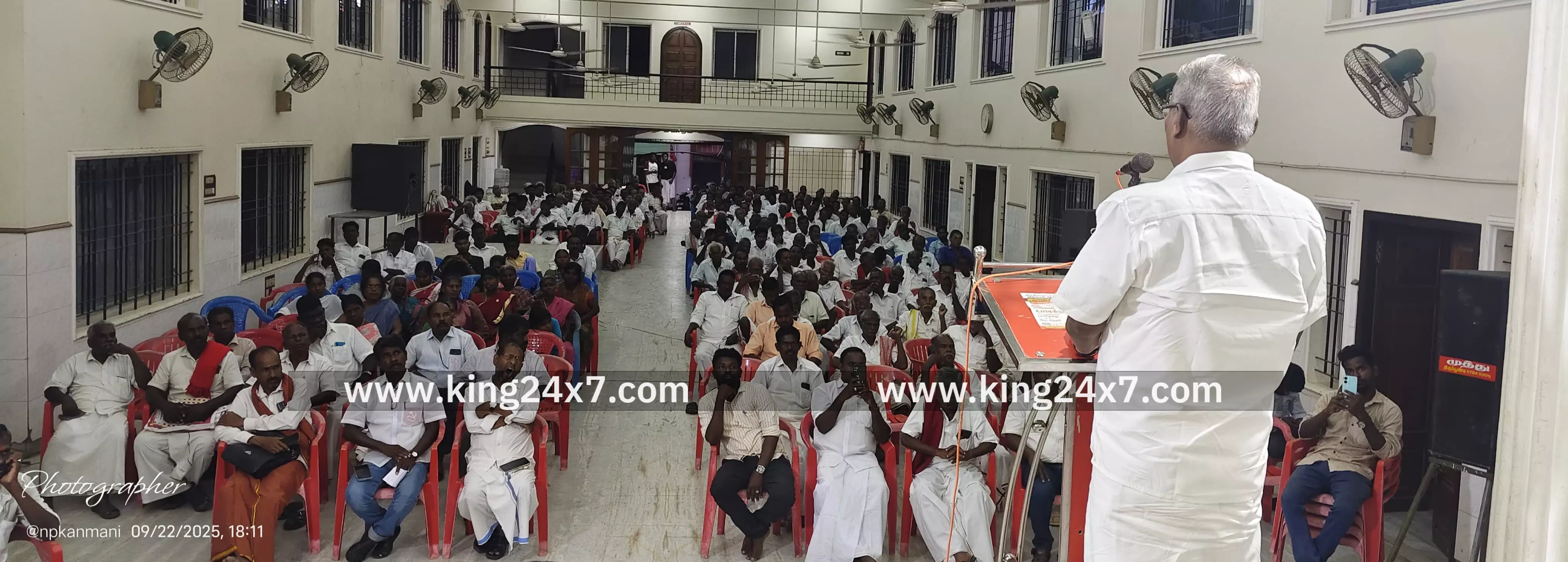 தவெக தலைவர் விஜய் பாஜக அரசை ஏன் விமர்சனம் செய்யவில்லை? தவெக தலைவர் விஜய் பாஜக அரசை ஏன் விமர்சனம் செய்யவில்லை?