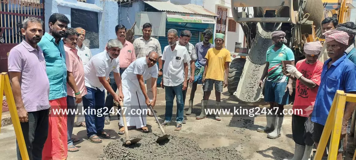 டவுனில் புதிய தார் சாலை அமைக்கும் பணி தொடக்கம்