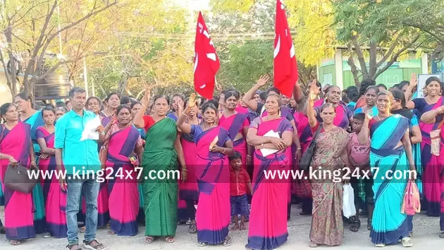முழுநேர அரசு ஊழியராக்க வலியுறுத்தி அங்கன்வாடி ஊழியர்கள் ஆர்ப்பாட்டம்!