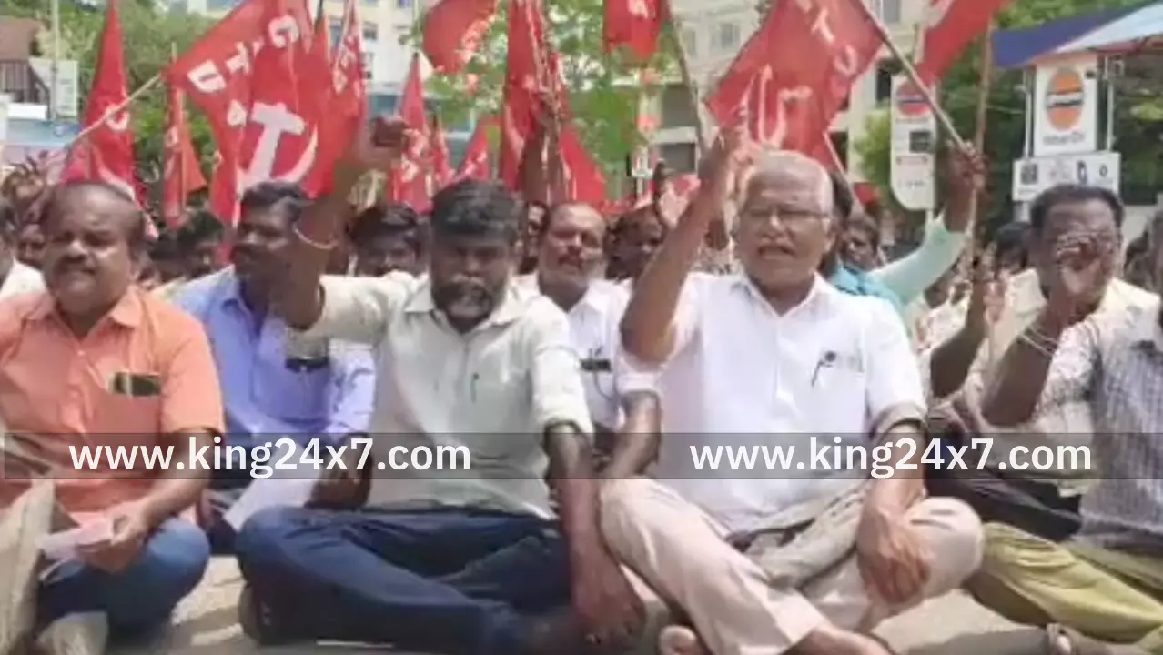 புதுகையில் மின்வாரிய ஊழியர்கள் ஆர்ப்பாட்டம்