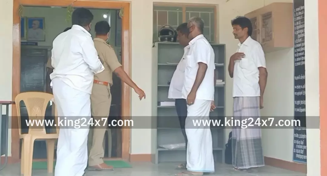 கேர் நகரில் டூவீலர்கள் நேருக்கு நேர் மோதல்.பெண் உள்பட இருவர் படுகாயம்.