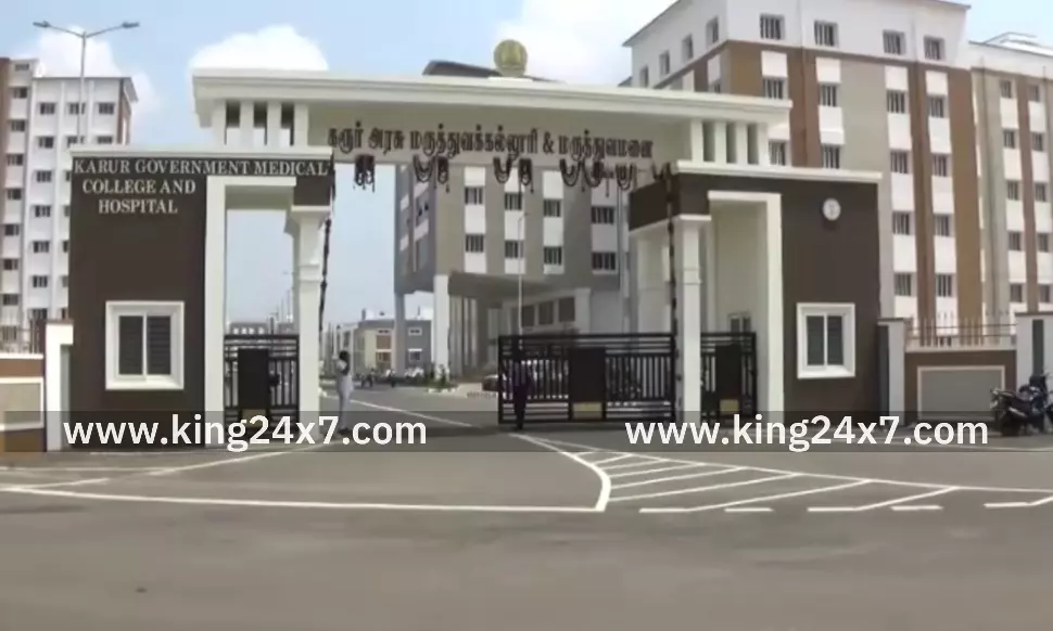 கணபதி பாளையத்தில் நடந்து சென்றவர் மீது டூவீலர் மோதி விபத்து. ஒருவர் படுகாயம். கணபதி பாளையத்தில் நடந்து சென்றவர் மீது டூவீலர் மோதி விபத்து. ஒருவர் படுகாயம்.