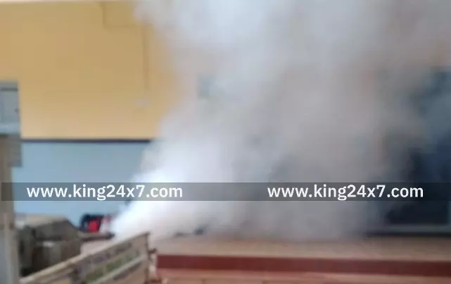 ஓசூர் நகரில் கொசு மருந்து புகை அடிக்கும் பணி தீவிரம்.