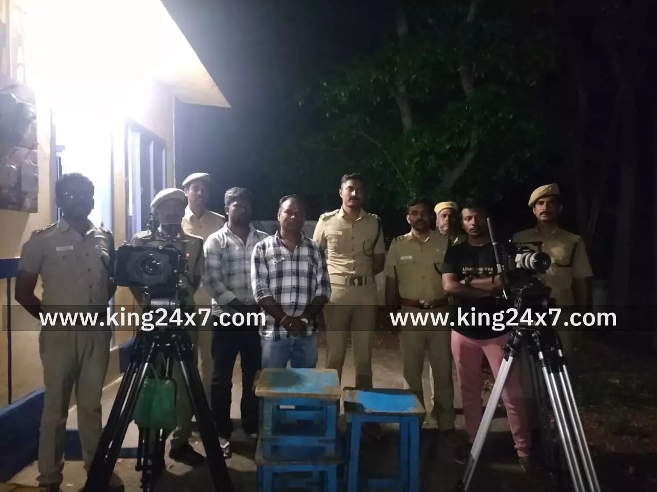 அனுமதியின்றி படப்பிடிப்பு நடத்தியவர்களுக்கு அபராதம்