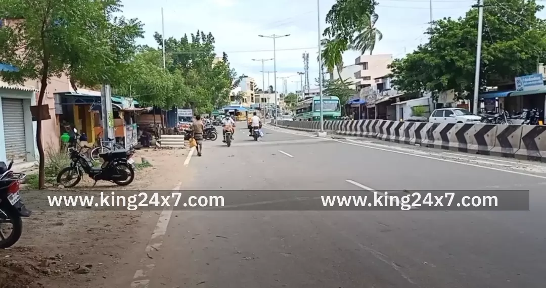 தாந்தோணி மலை டூவீலர்-சரக்கு வாகனம் நேருக்கு நேர் மோதி விபத்து. ஒருவர் படுகாயம். தாந்தோணி மலை டூவீலர்-சரக்கு வாகனம் நேருக்கு நேர் மோதி விபத்து. ஒருவர் படுகாயம்.