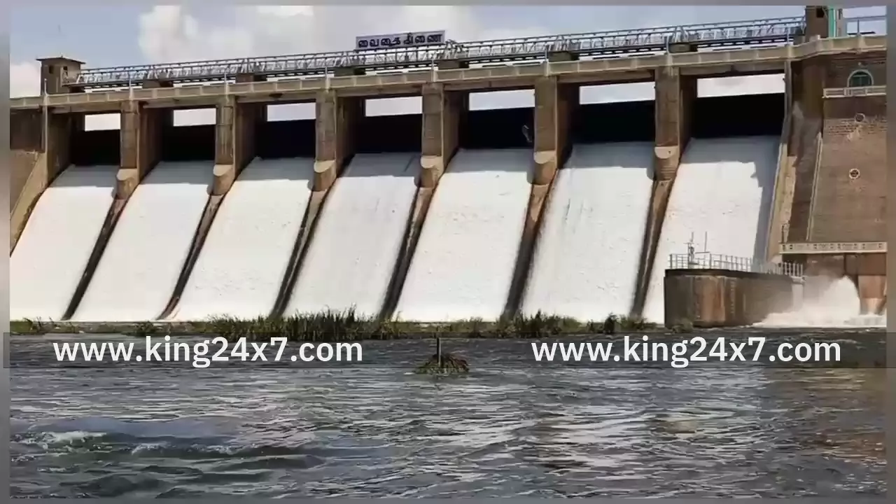 தேனி வைகை அணையில் நிறுத்தப்பட்ட நீர் மீண்டும் திறப்பு