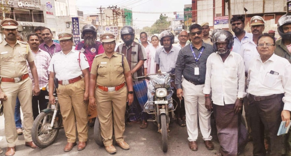 தாராபுரத்தில் சாலை பாதுகாப்பு விழிப்புணர்வு பேரணி