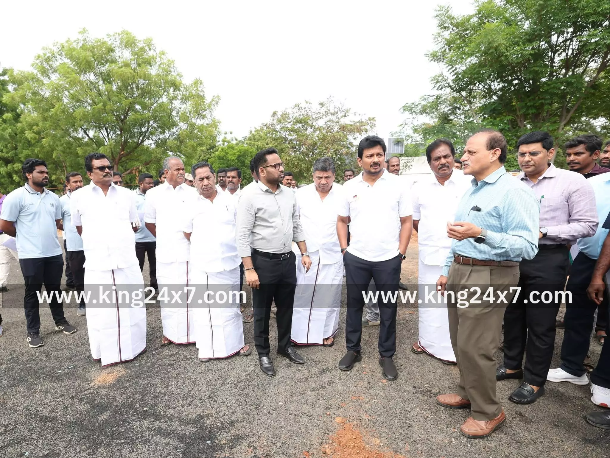 ஹாக்கி மைதானத்தை பார்வையிட்ட துணை முதல்வர்