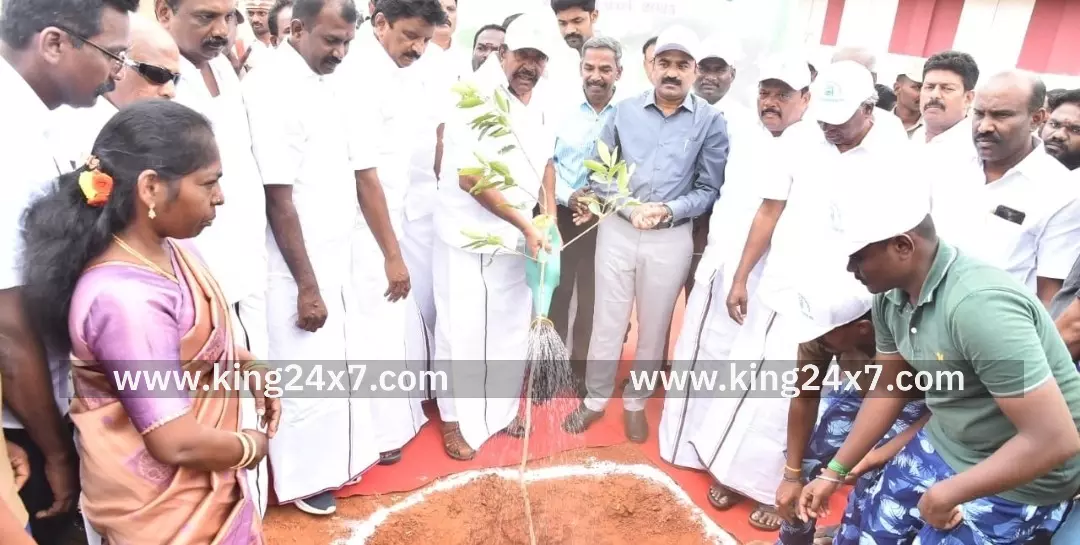 நாவல் மரக்கன்றுகள் நடும் நிகழ்ச்சி