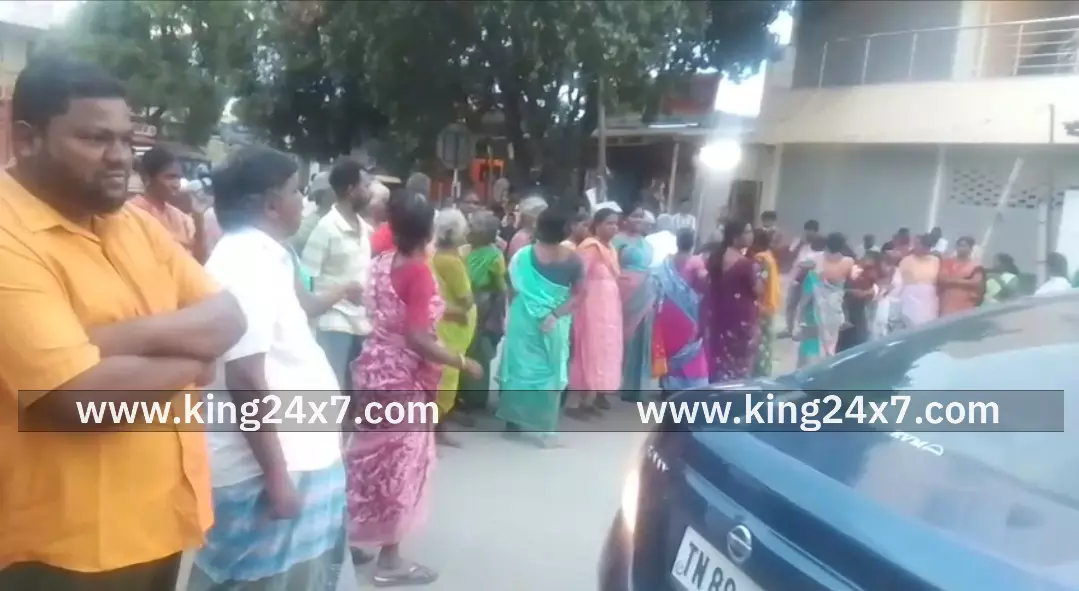 கோவை: தண்ணீர் இல்லா கழிப்பிடம் – பொதுமக்கள் சாலை மறியல் !