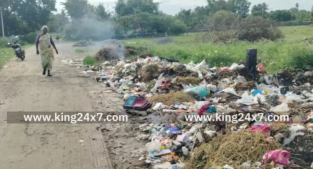 போச்சம்பள்ளி: குப்பைகளை அகற்ற பொதுமக்களின் கோரிக்கை. போச்சம்பள்ளி: குப்பைகளை அகற்ற பொதுமக்களின் கோரிக்கை.