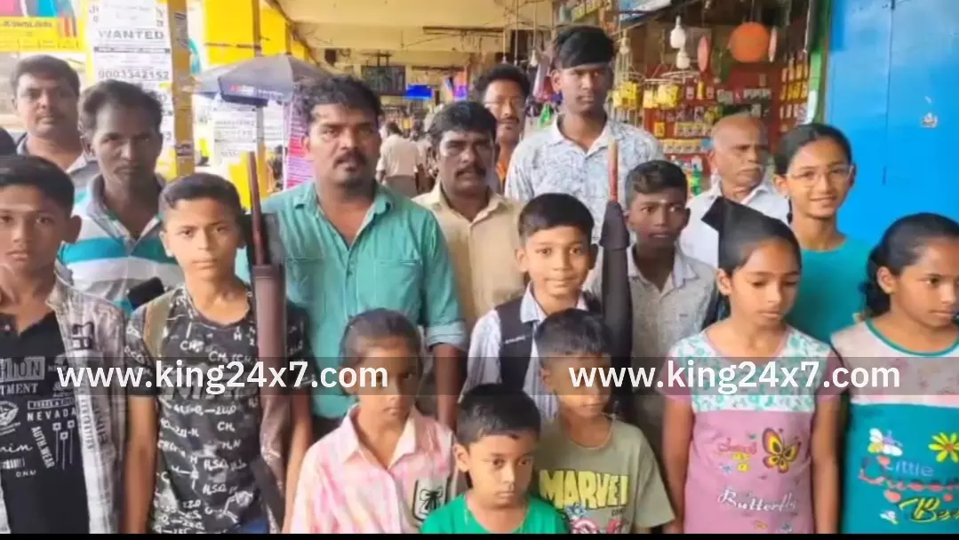 பென்காசிலாட் தேசிய போட்டிக்கு கரூர் மாவட்டத்தை சேர்ந்த 12 பேர் தேர்வு செய்தவர்களை வழி அனுப்பும் விழா பென்காசிலாட் தேசிய போட்டிக்கு கரூர் மாவட்டத்தை சேர்ந்த 12 பேர் தேர்வு செய்தவர்களை வழி அனுப்பும் விழா