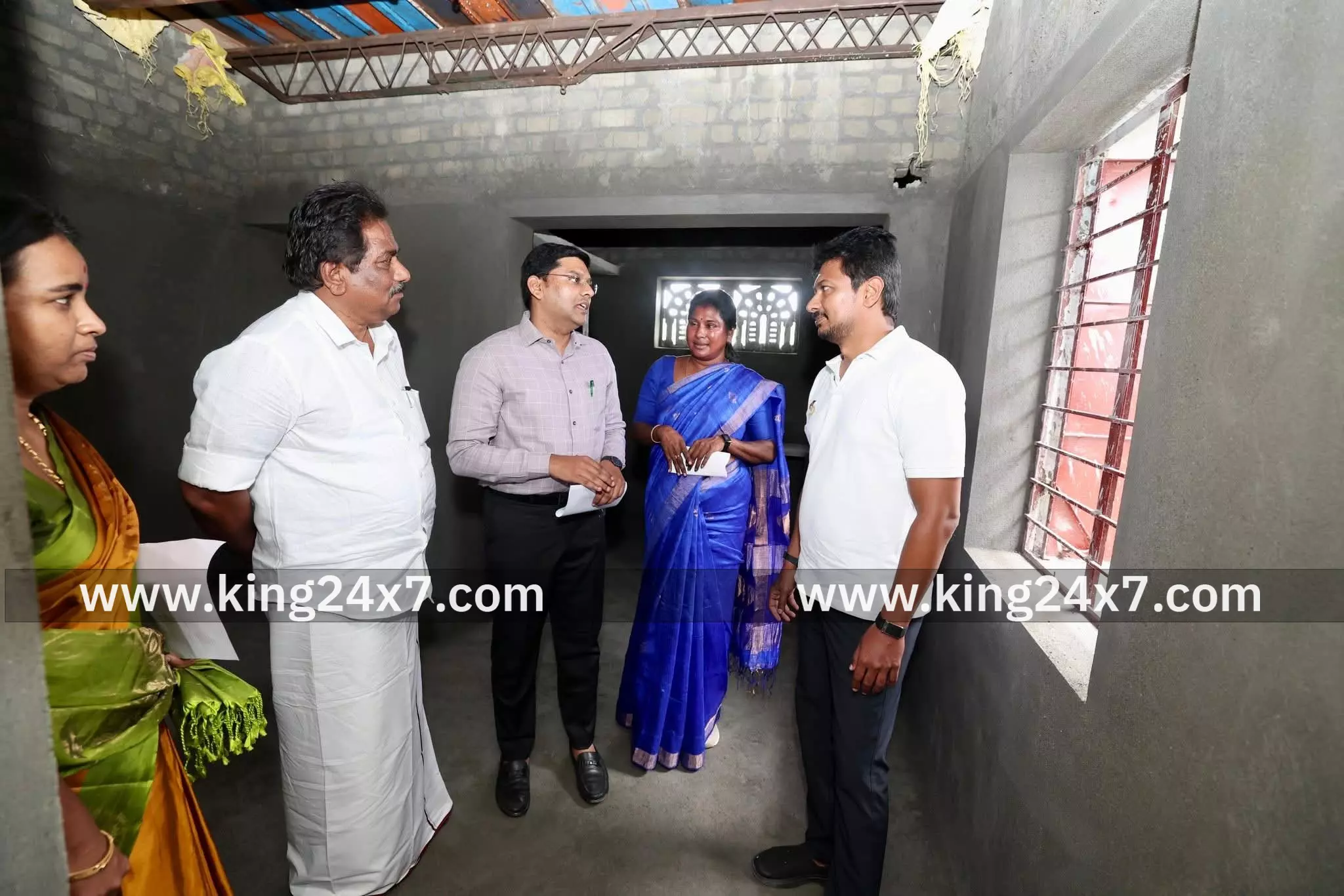 குடியிருப்பு கட்டுமான பணிகளை ஆய்வு செய்த துணை முதல்வர் குடியிருப்பு கட்டுமான பணிகளை ஆய்வு செய்த துணை முதல்வர்