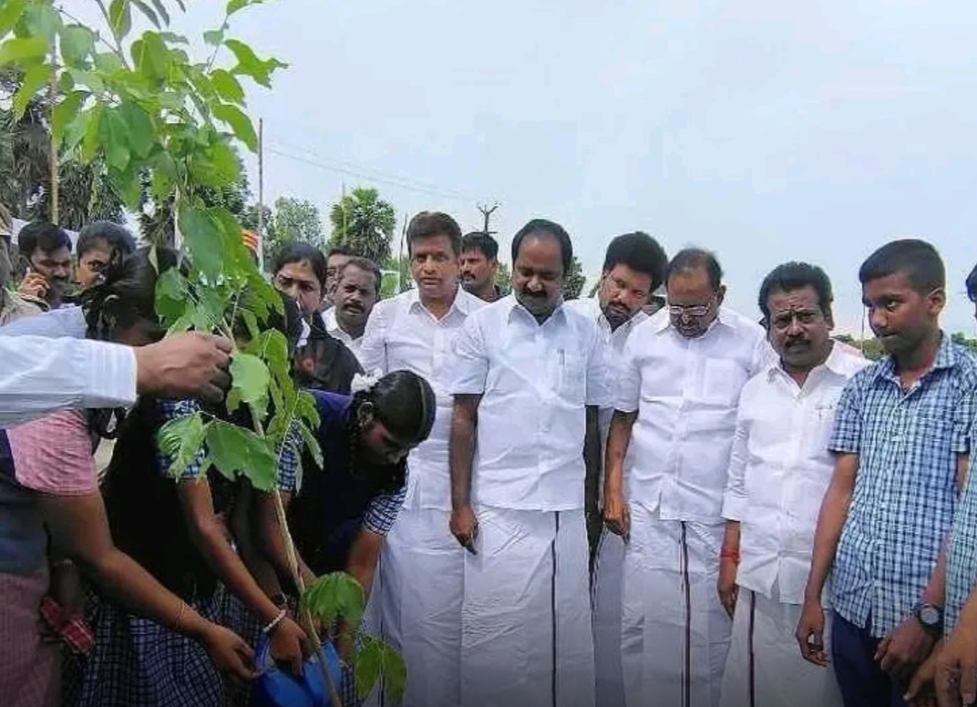 மரம் நடு விழாவில் அமைச்சர்கள் பங்கேற்பு