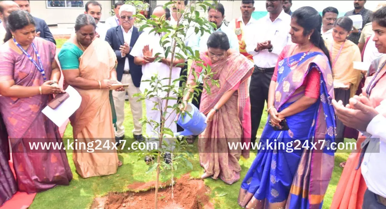 தேசிய ஊட்டச்சத்து மாத விழா -2025 விழிப்புணர்வு நிகழ்ச்சியில் பங்கேற்ற மாவட்ட ஆட்சியர். தேசிய ஊட்டச்சத்து மாத விழா -2025 விழிப்புணர்வு நிகழ்ச்சியில் பங்கேற்ற மாவட்ட ஆட்சியர்.