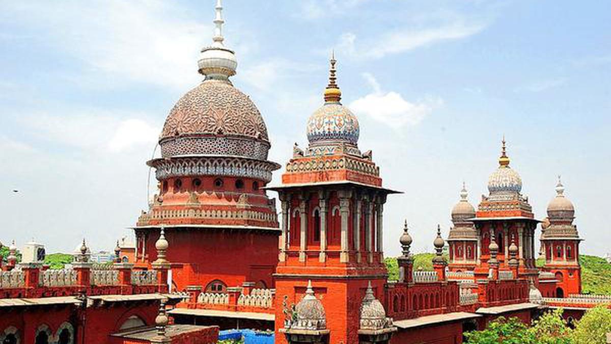 பொதுக்கூட்டங்கள் நடத்தும் கட்சிகளிடம் டெபாசிட்: விதிமுறைகள் வகுக்க அரசுக்கு ஐகோர்ட் அவகாசம் பொதுக்கூட்டங்கள் நடத்தும் கட்சிகளிடம் டெபாசிட்: விதிமுறைகள் வகுக்க அரசுக்கு ஐகோர்ட் அவகாசம்