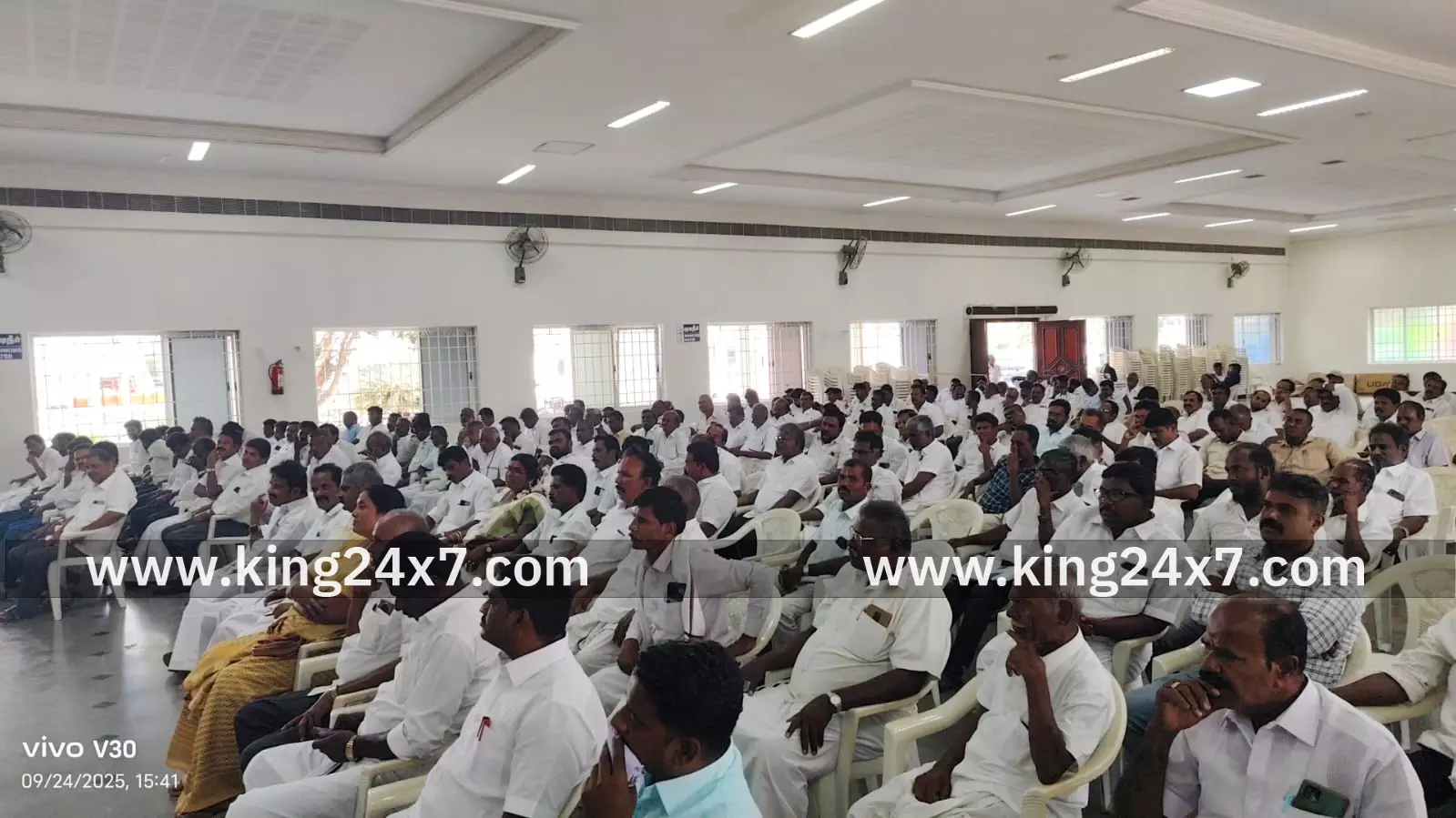 எம்பி தலைமையில் திமுக நிர்வாகிகள் கூட்டம் எம்பி தலைமையில் திமுக நிர்வாகிகள் கூட்டம்