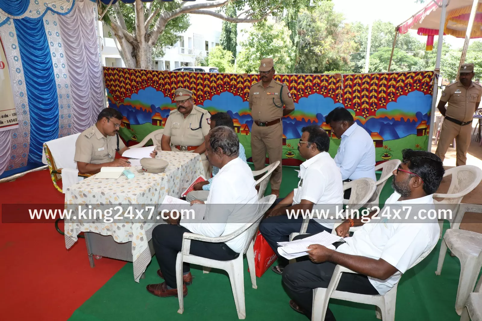 எஸ்பி தலைமையில் பொதுமக்கள் குறைத்தீர் கூட்டம் எஸ்பி தலைமையில் பொதுமக்கள் குறைத்தீர் கூட்டம்