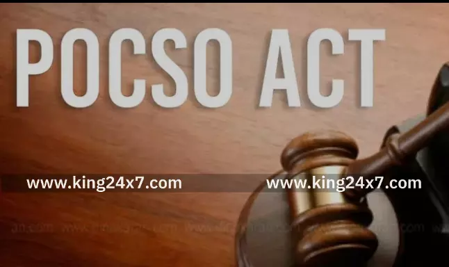 மாணவியிடம் சில்மிஷம் தொழிலாளி போக்சோவில் கைது