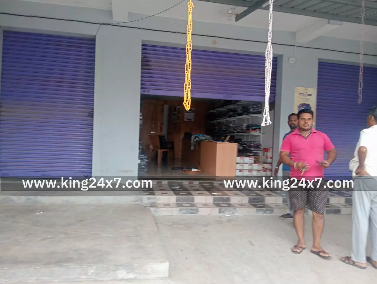 கம்பைநல்லூரில் அடுத்தடுத்து ஏழு கடைகளில் திருட்டு கம்பைநல்லூரில் அடுத்தடுத்து ஏழு கடைகளில் திருட்டு