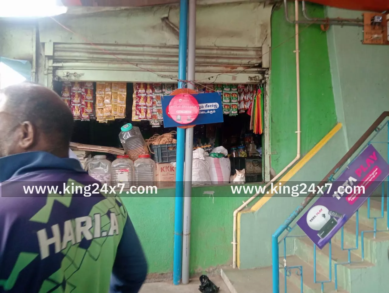 கம்பைநல்லூரில் அடுத்தடுத்து ஏழு கடைகளில் திருட்டு கம்பைநல்லூரில் அடுத்தடுத்து ஏழு கடைகளில் திருட்டு