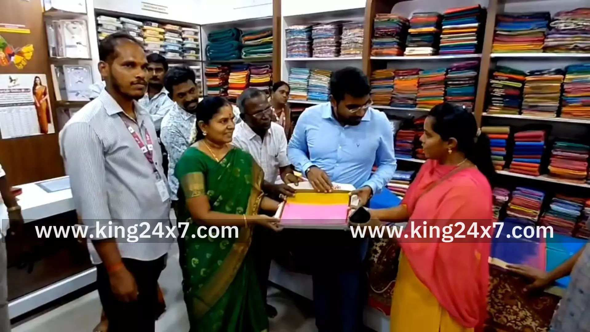 தீபாவளி பண்டிகையை முன்னிட்டு 30 சதவீத சிறப்பு தள்ளுபடி