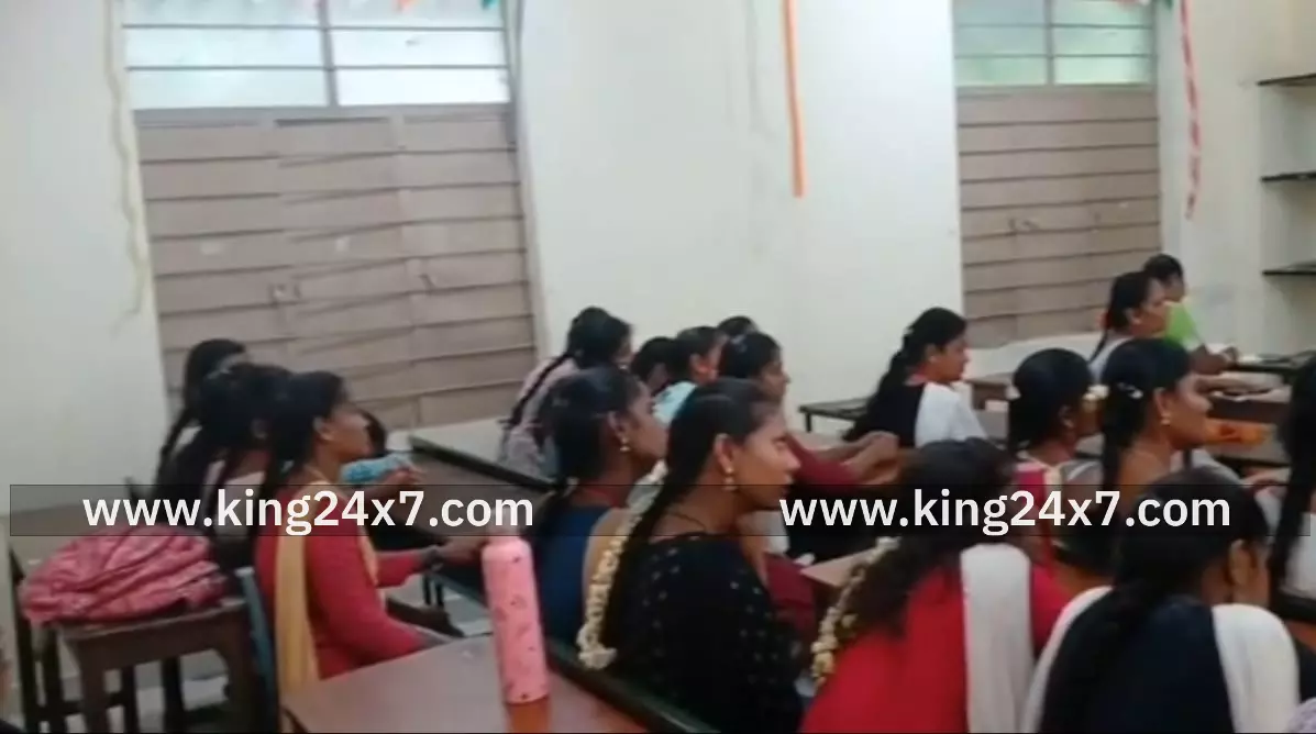 அரசு கல்லூரியில் தமிழ்துறையில் கருத்தரங்கம்