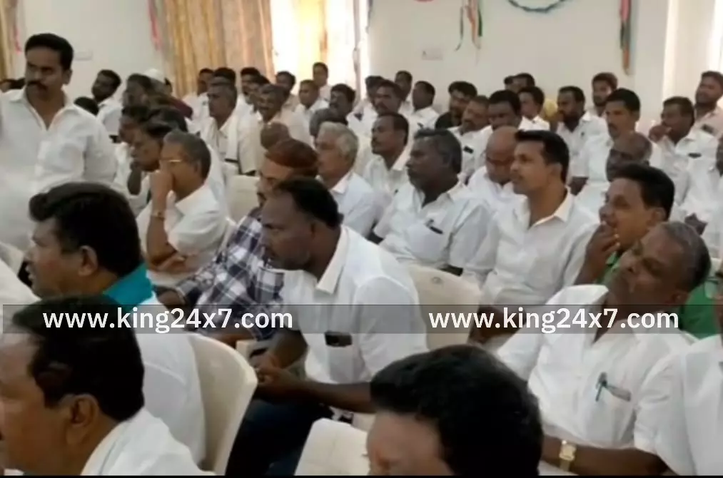 மேற்கு மாவட்ட திமுக நிர்வாகிகள் கூட்டம் மேற்கு மாவட்ட திமுக நிர்வாகிகள் கூட்டம்