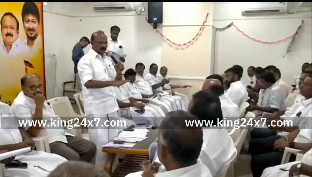 மேற்கு மாவட்ட திமுக நிர்வாகிகள் கூட்டம் மேற்கு மாவட்ட திமுக நிர்வாகிகள் கூட்டம்