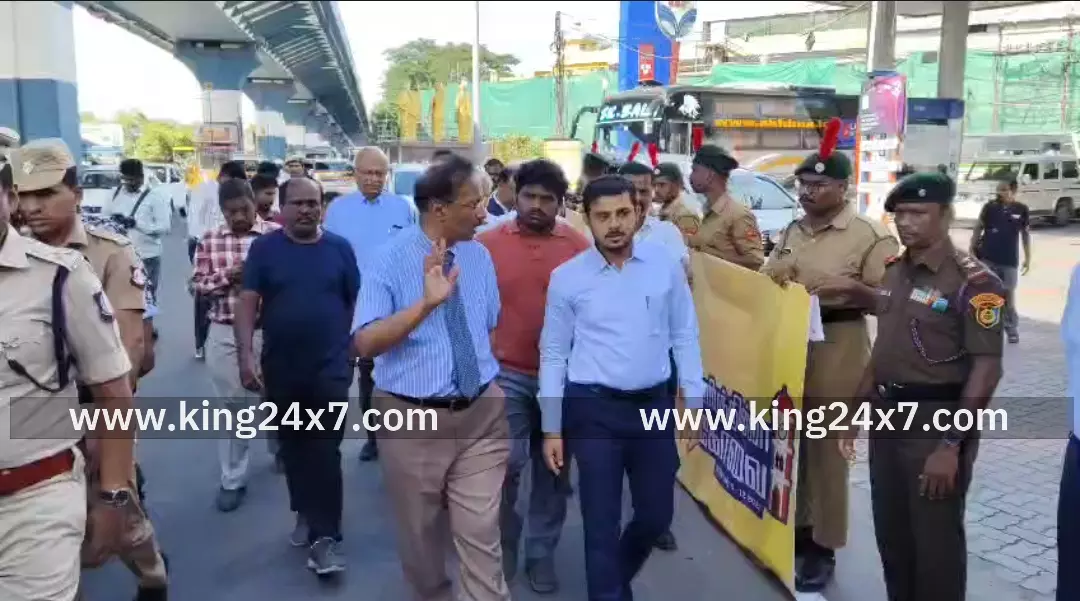 கோவையில் மனித சங்கிலி மூலம் சாலை பாதுகாப்பு விழிப்புணர்வு நிகழ்ச்சி ! கோவையில் மனித சங்கிலி மூலம் சாலை பாதுகாப்பு விழிப்புணர்வு நிகழ்ச்சி !