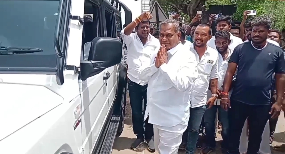 த வெ.க தலைவர் விஜய் நாளை கரூரில் மக்களை சந்திக்கிறார்-புஸ்லி ஆனந்த் தகவல்.