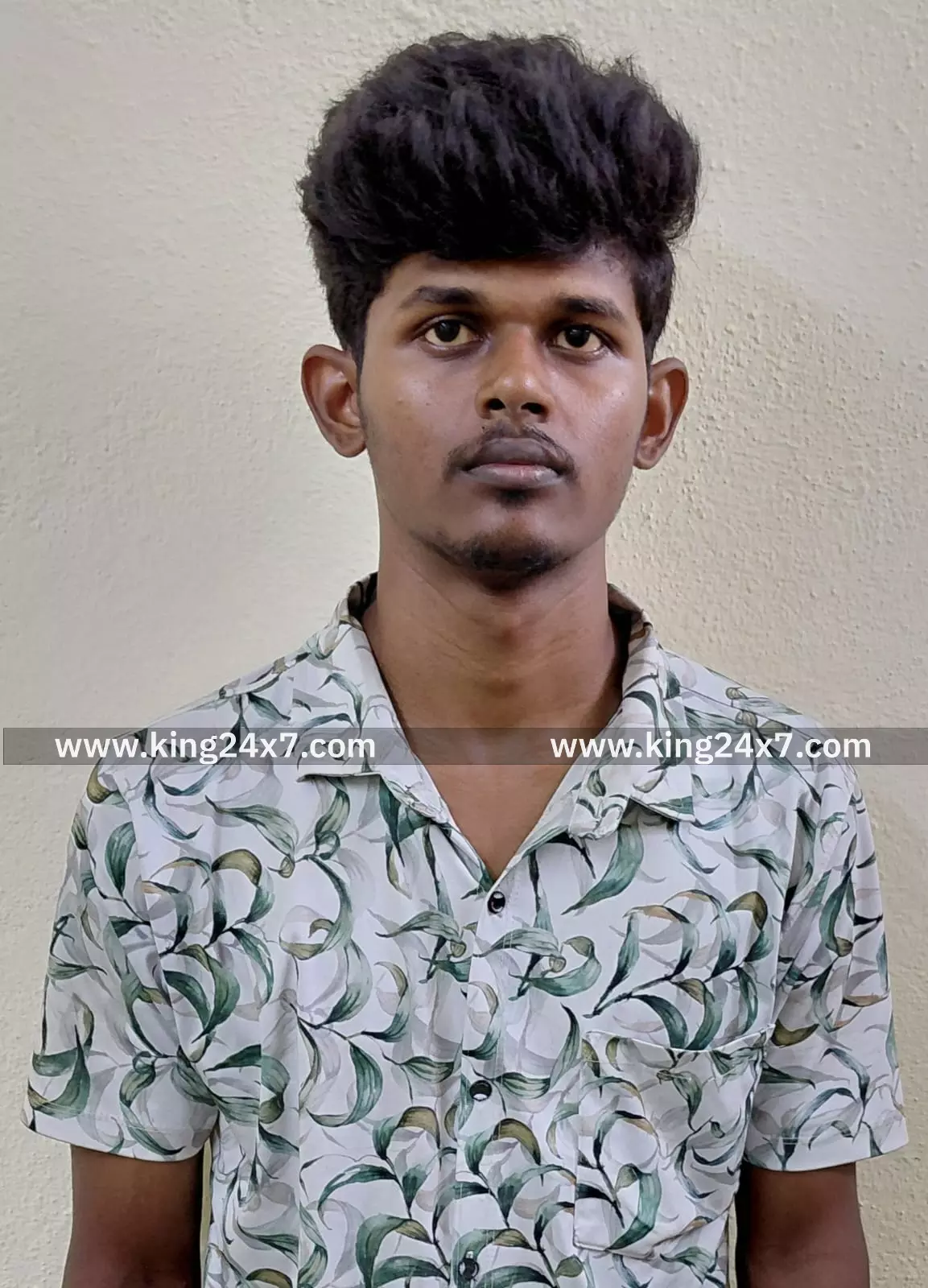 சூலூர்: பள்ளி மாணவியை ரகசியமாக படம் பிடித்த வாலிபர் கைது !