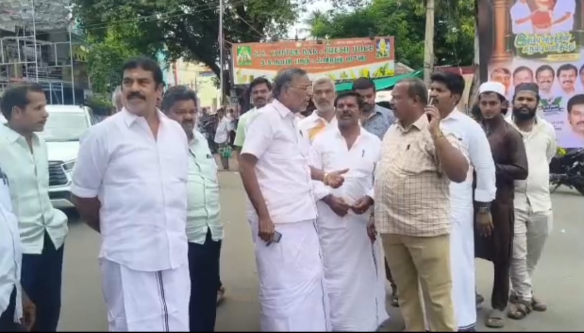 அதிமுக கூட்டம் நடைபெற உள்ள இடத்தில் மு.அமைச்சர் ஆய்வு