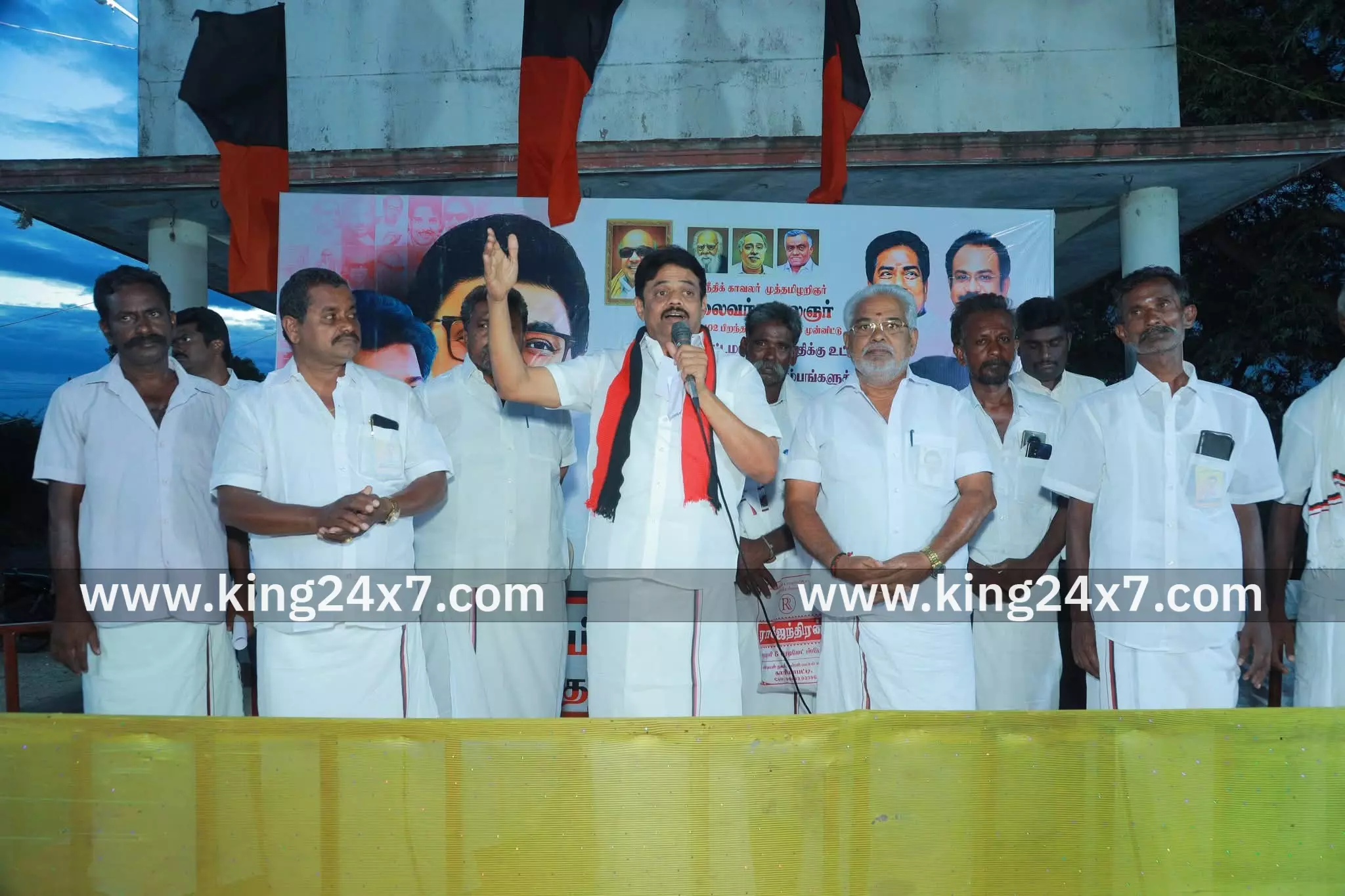 திமுக சார்பில் நலத்திட்ட உதவிகள் வழங்கும் விழா திமுக சார்பில் நலத்திட்ட உதவிகள் வழங்கும் விழா