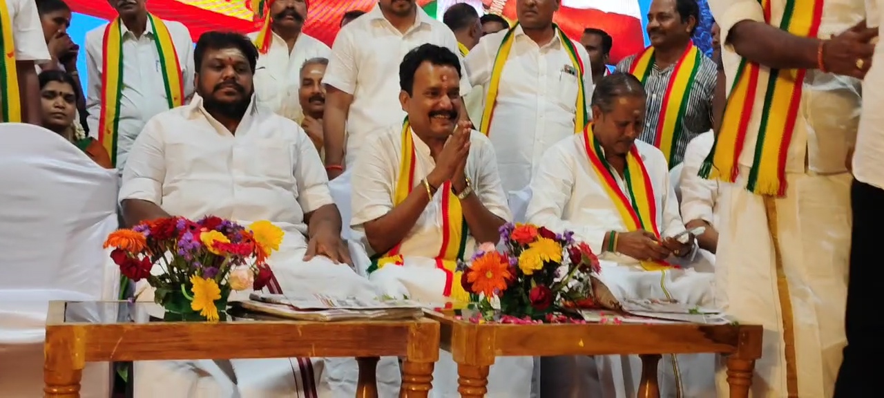 மதுரையில் புதிய அரசியல் கட்சி தொடக்கம் மதுரையில் புதிய அரசியல் கட்சி தொடக்கம்