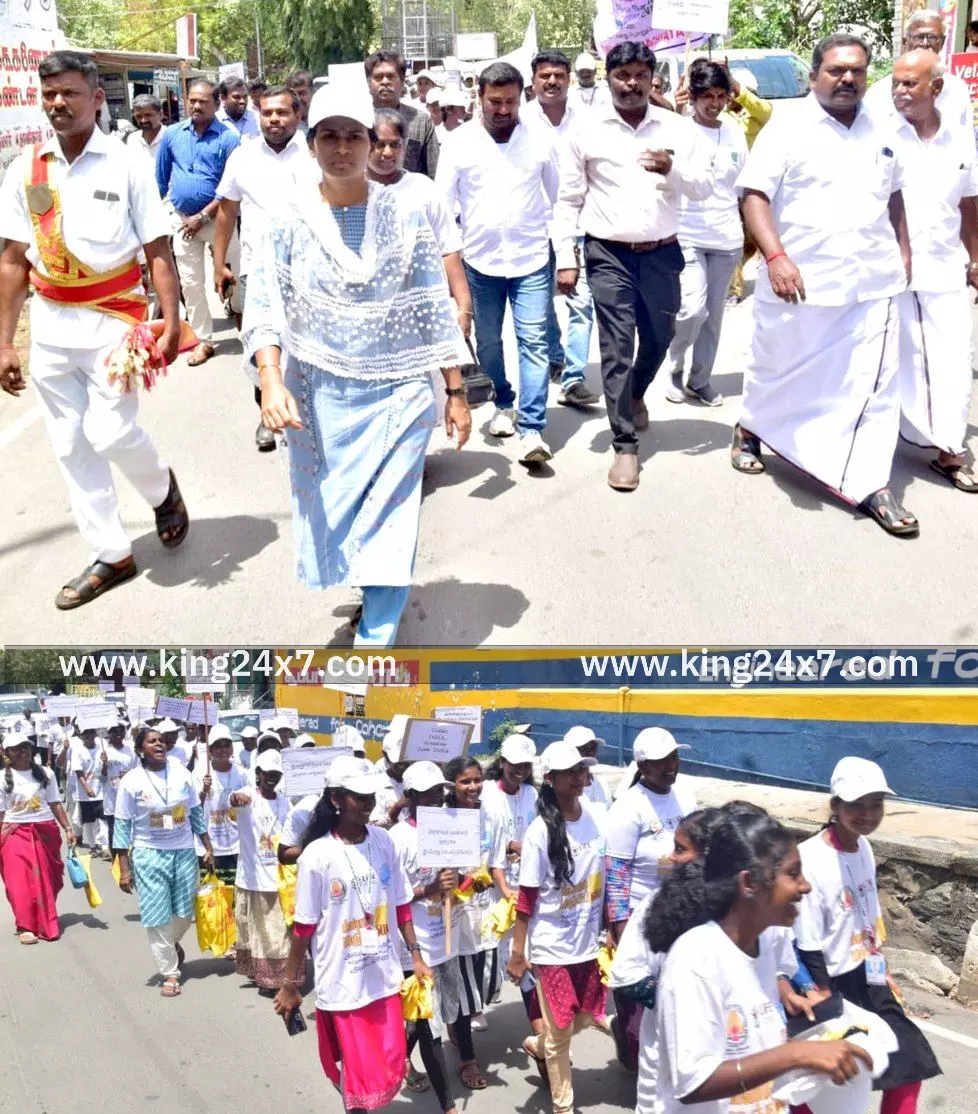 மாபெரும் நெகிழி தவிர்ப்பு விழிப்புணர்வு மற்றும் நெகிழி கழிவுகள் சேகரிப்பு இயக்கத்தினை தொடங்கி வைத்த மாவட்ட ஆட்சியர். மாபெரும் நெகிழி தவிர்ப்பு விழிப்புணர்வு மற்றும் நெகிழி கழிவுகள் சேகரிப்பு இயக்கத்தினை தொடங்கி வைத்த மாவட்ட ஆட்சியர்.