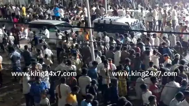 கரூர் விஜய் பிரச்சாரத்தில் நெரிசல் ; பலி எண்ணிக்கை உயர்வு!!