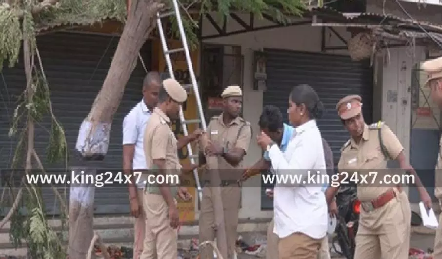 கரூரில் விஜய் பரப்புரையின்போது உயிரிழப்புகள் ஏற்பட்ட பகுதியில் வனத்துறையினர் ஆய்வு!!